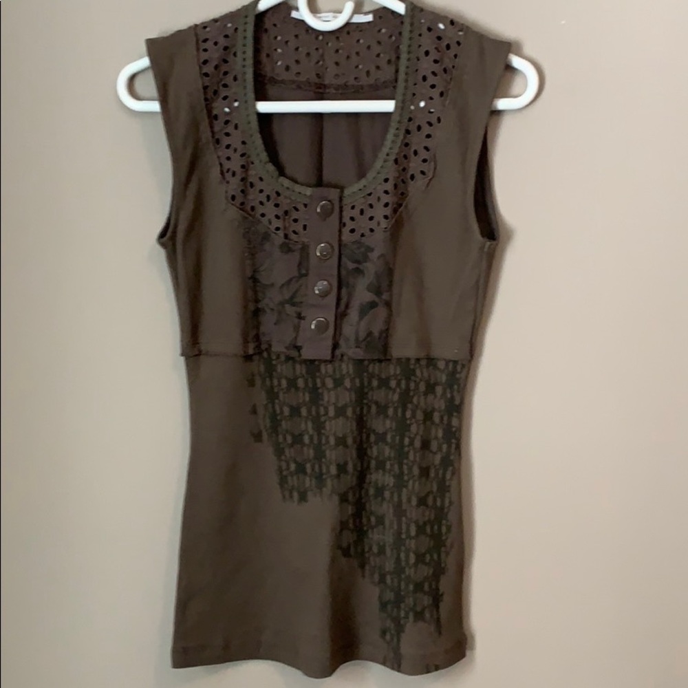 “Angels never die” tank top NWOT
